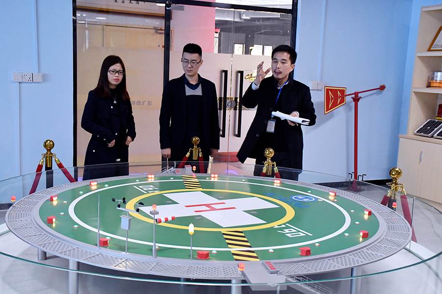 審核專(zhuān)家組 現(xiàn)場(chǎng)考察 審核專(zhuān)家組 現(xiàn)場(chǎng)考察